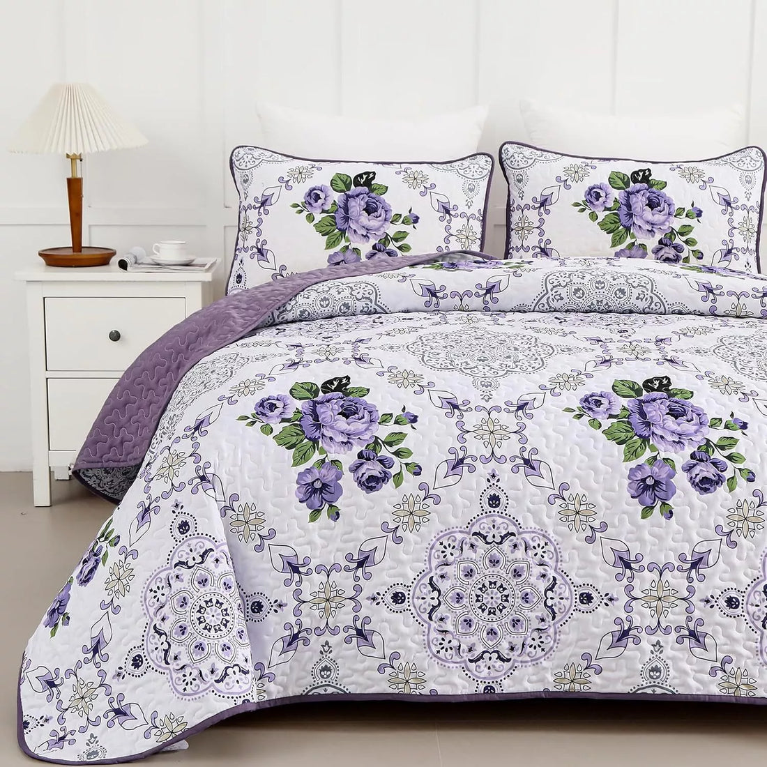 York Bedspread Coverlet Set with Pillowcases